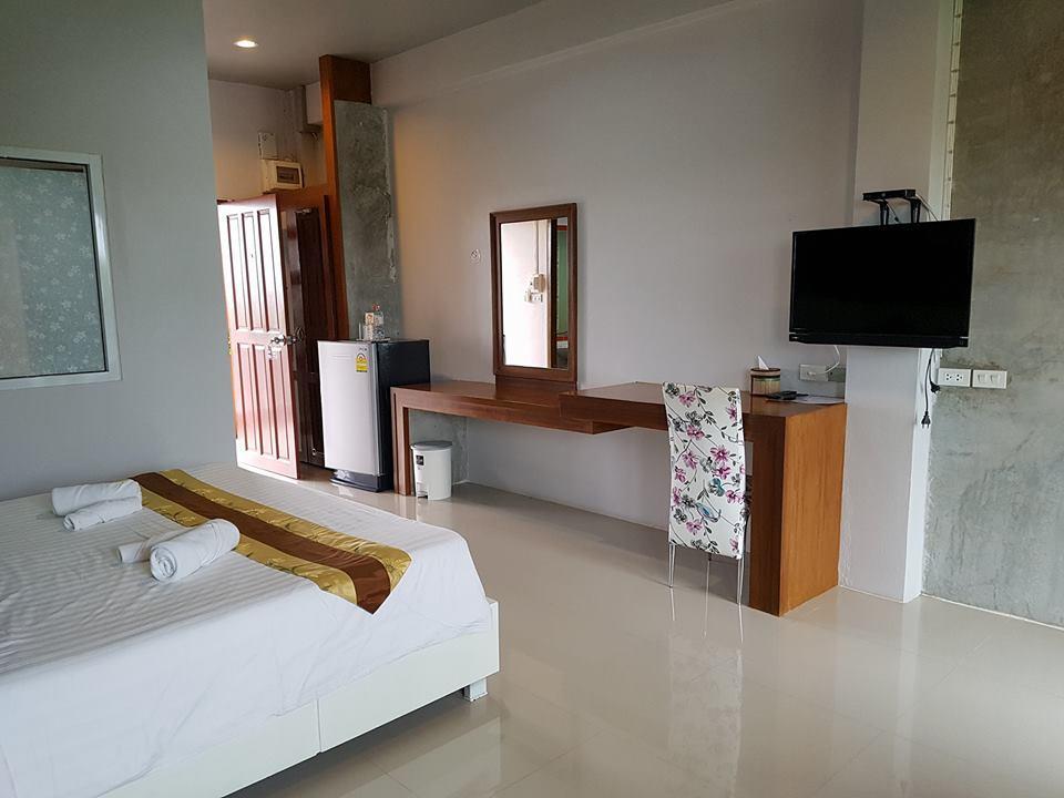 Waen Petch Place Hotel Ubon Ratchathani Esterno foto